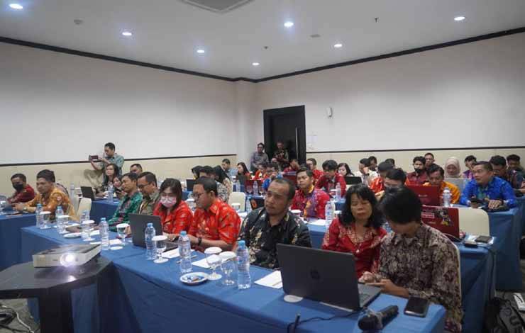 Pelatihan teknologi di Keruing Meeting Room Hotel Luwansa Palangka Raya, Kamis, 7 Desember 2023. (FOTO:RIZAL)
