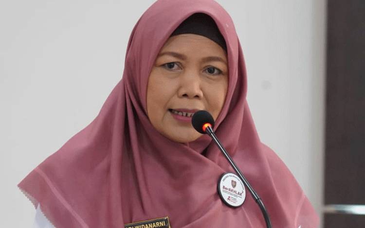 Asisten Perekonomian dan Pembangunan Setda Provinsi Kalteng Sri Widanarni. (FOTO: MARINI)