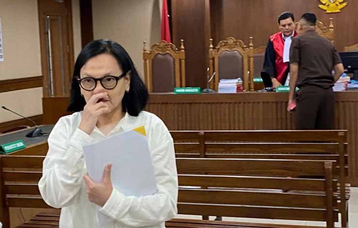 Direktur PT Intertekno Grafika Sejati Marilya usai sidang pembacaan nota pembelaan atau pleidoi di Pengadilan Tindak Pidana Korupsi Jakarta Pusat, Senin (18/12/2023). (ANTARA/Fath Putra Mulya)