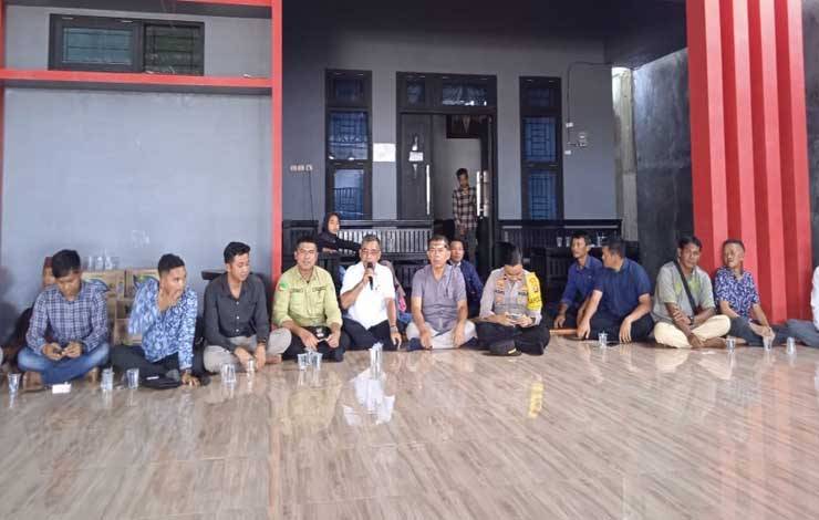 Staf Ahli Bupati Seruyan Bidang Perekonomian dan Pembangunan Tunjarsyah mewakili Pj Bupati Seruyan, menghadiri kegiatan syukuran (FOTO ;PROKOM SERUYAN)