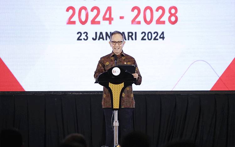 Ketua Dewan Komisioner OJK, Mahendra Siregar dalam kegiatan Peluncuran Roadmap Pengembangan dan Penguatan PMV periode 2024-2028 digelar di Jakarta pada Selasa, 23 Januari 2024.(FOTO: Dokumentasi OJK Kalteng untuk Borneonews)