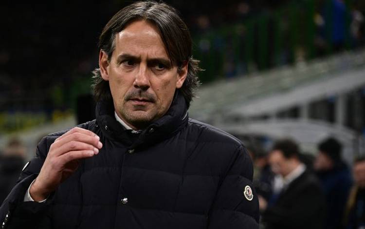 Pelatih Inter Milan Simone Inzaghi pada pertandingan Liga Italia melawan AC Milan di San Siro, Milan, 5 Februari 2023. (AFP/MIGUEL MEDINA)