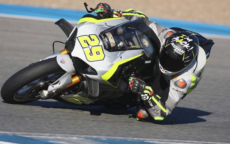 Andrea Iannone saat melakoni uji coba bersama Team GoEleven di Sirkuit Autodromo Internacional do Algarve, Portugal. (ANTARA/HO/WSBK)