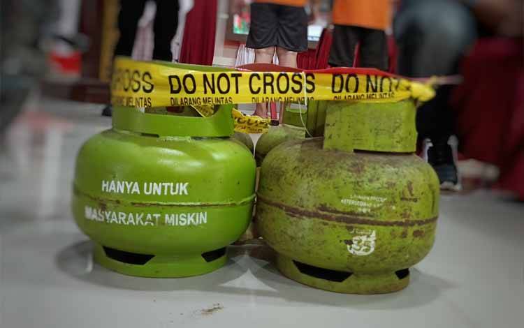 Barang bukti tindak pidana kejahatan di bidang migas berupa elpiji 3 kilogram yang disubsidi oleh pemerintah. (FOTO: BOLE MALO)