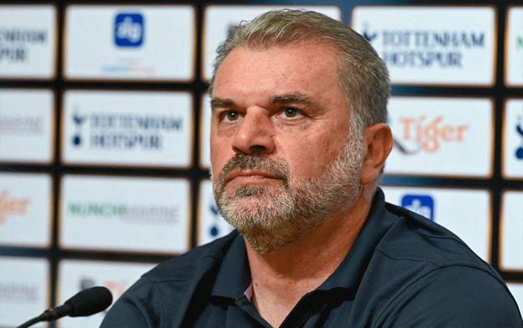 Pelatih Tottenham Hotspur Ange Postecoglou. (AFP/ROSLAN RAHMAN)