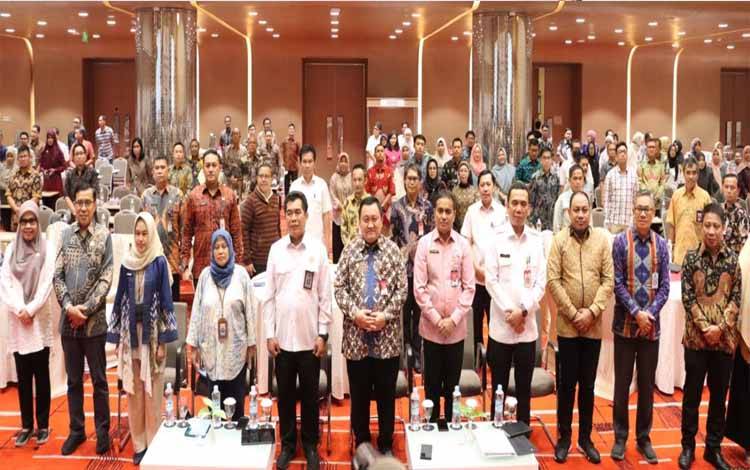 Foto bersama saat Rakor dan Asistensi Penyusunan Laporan Keuangan Pemerintah Daerah Tahun Anggaran 2023 oleh Ditjen Bina Keuangan Daerah (Keuda) Kementerian Dalam Negeri RI. Rabu, 21 Februari 2024. (FOTO: IST)