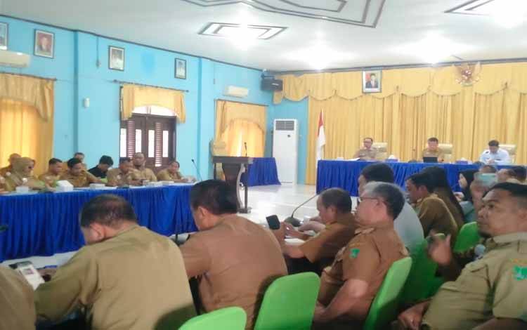 Ekspos terkait MoU bersama Pemerintah Provinsi Jawa Barat mengenai akselerasi dan kolaborasi trasformasi digital layanan publik di aula Bappeda Sukamara, Selasa, 27 Februari 2024.? (FOTO: NORHASANAH)