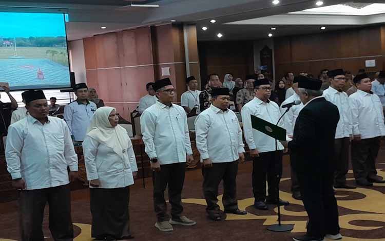 Pelantikan Pengurus Perwakilan BWI Kalteng Masa Jabatan 2023-2026, bertempat di Aula Eka Hapakat Lt. III Kantor Gubernur Kalteng, Selasa 5 Maret 2024 (Foto:MARINI)