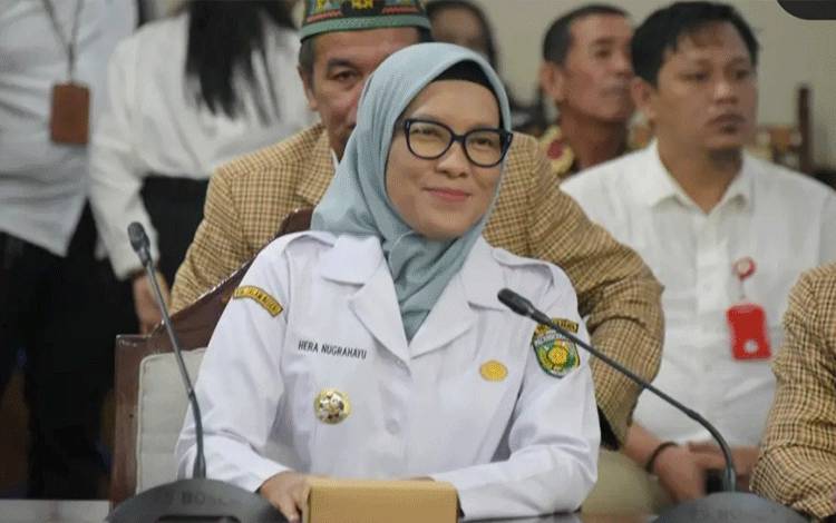 Pj Wali Kota Palangka Raya saat menghadiri penyerahan FKUB Award. (FOTO: HUMAS)