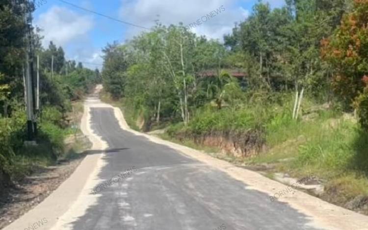 Potret jalan Piere Tendean III usai dilakukan pengaspalan. (FOTO: IST)