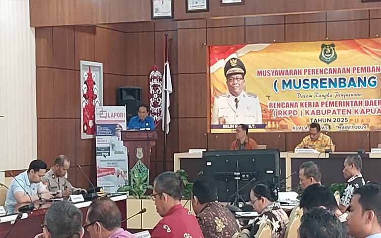 Suasana saat Musrenbang Tingkat Kabupaten Kapuas, bertempat di Aula Bappelitbangda setempat pada Kamis, 28 Maret 2024. (FOTO: DODI)