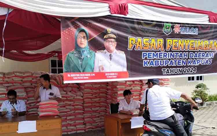 Pasar Penyeimbang yang digelar di kantor Disdagperinkop dan UKM Kapuas pada Rabu, 3 April 2024. (FOTO: IST)