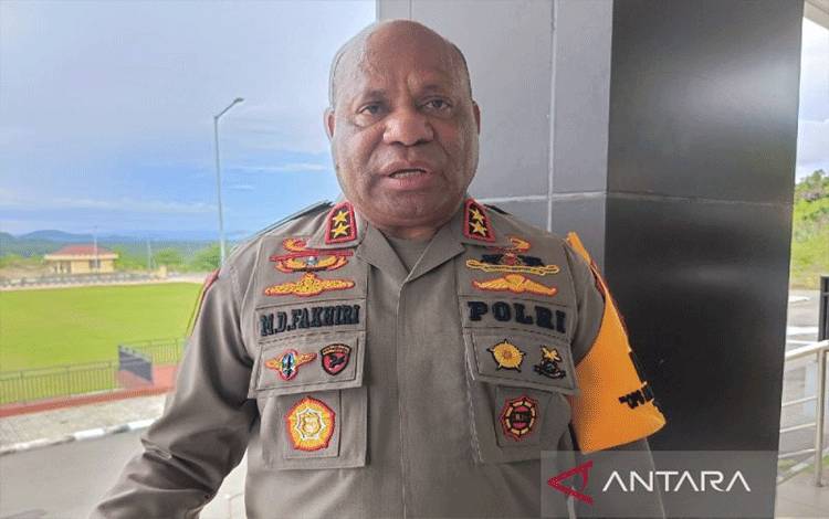 Kapolda Papua Irjen Pol Mathius Fakhiri. (ANTARA/Evarukdijati)