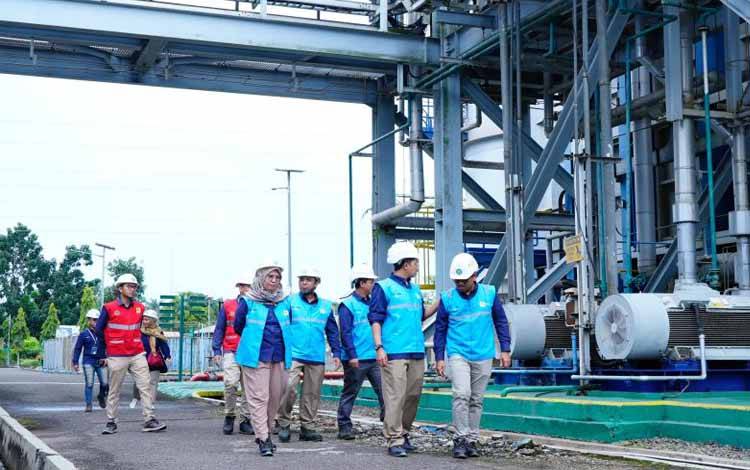 Jajaran manajemen PT PLN IP UBP Keramasan melaksanakan kegiatan management walkdown ke Unit Pembangkitan PLTG/U Indralaya guna memastikan kondisi unit pembangkit dalam kondisi andal dan siap memasok ke sistem kelistrikan Sumatra Selatan. ANTARA/HO-Humas PT Indonesia Power