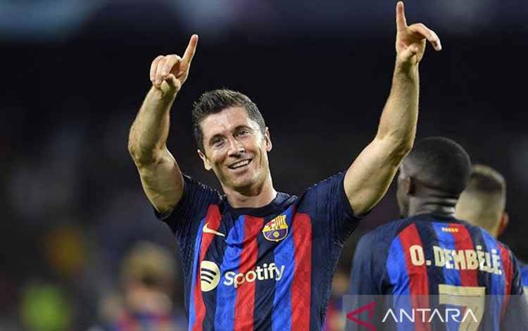 Striker Barcelona Robert Lewandowski. ANTARA/AFP/Pau Barrena/am.
