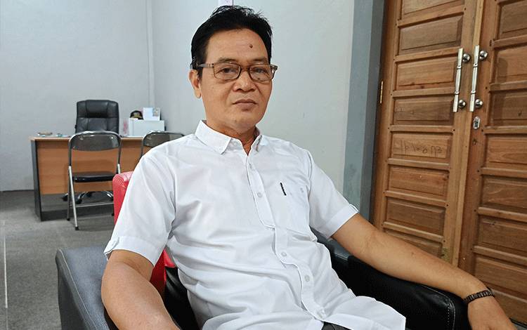 Direktur Perumdam Tirta Janang Kabupaten Barito Timur, Murnianson. (FOTO: BOLE MALO)