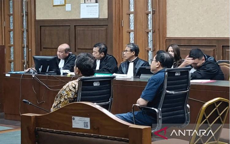 Sidang pemeriksaan terdakwa kasus pengondisian perkara BTS 4G dan infrastruktur pendukung BAKTI Kominfo di Pengadilan Tindak Pidana Korupsi (Tipikor) Jakarta, Selasa (14/5/2024). ANTARA/Agatha Olivia Victoria