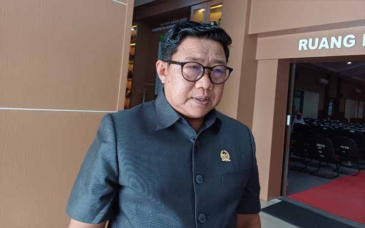 Wakil Ketua II DPRD Kotawaringin Timur Hairis Salamad. (FOTO: DEWIP)