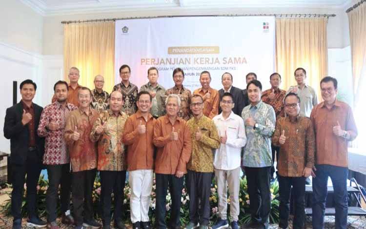 Kegiatan penandatanganan Perjanjian Kerja Sama antara BPDPKS dengan 15 Lembaga Penyelenggara Pelatihan.(FOTO: Rilis BPDPKS)