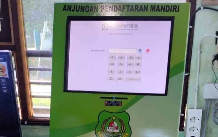 Mesin anjungan pendaftaran mandiri pasien BPJS di RSUD dr. H. Soemarno Sosroatmodjo Kuala Kapuas. (FOTO: IST)