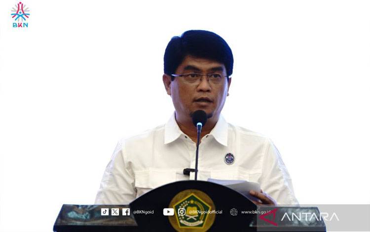 Plt. Kepala Badan Kepegawaian Negara (BKN) Haryomo Dwi Putranto saat menghadiri dan memberikan arahan pada Sosialisasi dan Penyerahan Formasi CASN Kementerian Agama Tahun 2024 di Kementerian Agama, Jakarta, Rabu (29/5/2024). (ANTARA/HO-BKN)