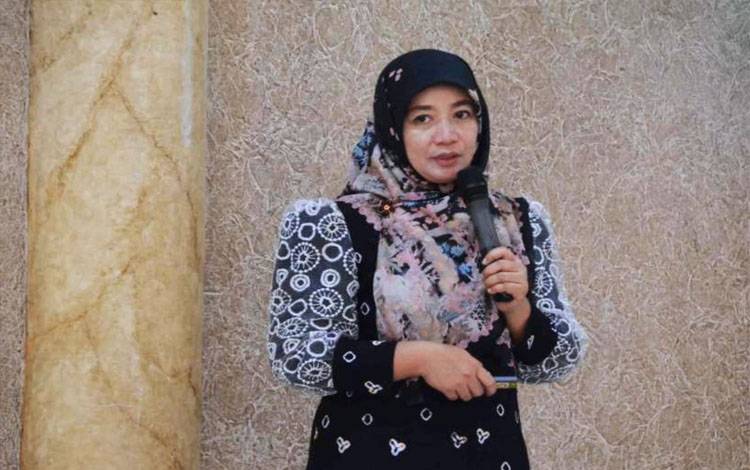 Asisten Deputi Bidang Jampelkes BPJS Kesehatan Dwi Hesti Yuniarti saat memberi paparan. (FOTO:APUL)