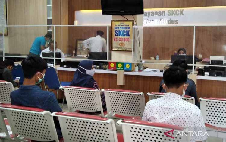 Layanan pengurusan surat keterangan catatan kepolisian (SKCK). (ANTARA/Akhmad Nazaruddin Lathif)
