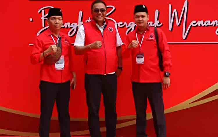 Ketua DPRD Palangka Raya Sigit Karyawan Yunianto (tengah). (FOTO: IST)