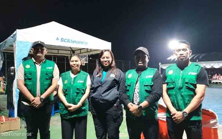 Kepala Dinkes Kapuas, dr Tonun Irawaty Panjaitan bersama Tim PSC. (FOTO: IST)
