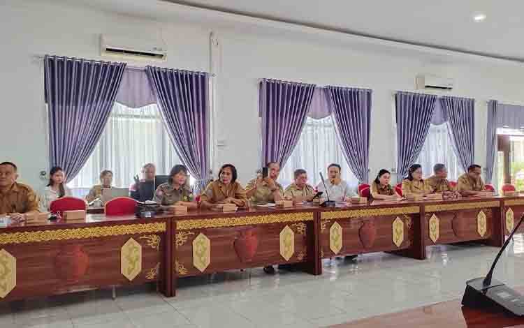 ?Rapat penyemarakan Hari Ulang Tahun ke-79 Kemerdekaan RI Tahun 2024 di Aula Badan Kesatuan Bangsa dan Politik (Kesbangpol) Kalteng. (FOTO: IST)