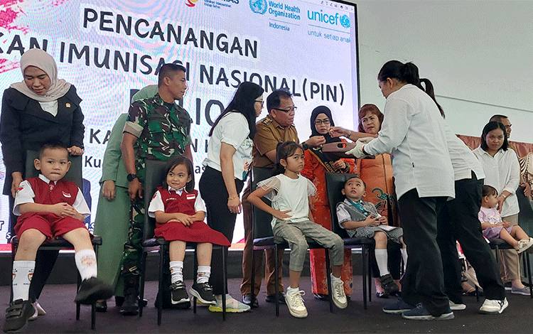 Suasana saat pencanangan Pekan Imunisasi Nasional Polio di Kabupaten Kapuas, di Hall Rujab Bupati pada Selasa, 23 Juli 2024. (FOTO: DODI)
