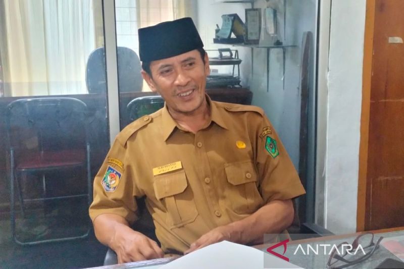 Kepala Dinas Lingkungan Hidup (DLH) Kabupaten Rejang Lebong M Budianto. (ANTARA/Nur Muhamad)