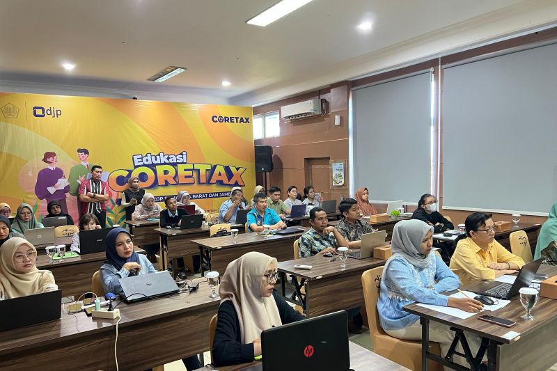 Kanwil DJP Sumbar-Jambi menyosialisasikan aplikasi Coretax KEpada wajib pajak di Padang, Rabu (14/8/2024). ANTARA/HO-Humas DJP Sumbar Jambi