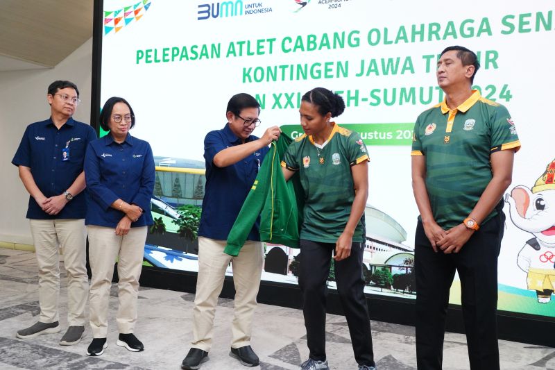 Petrokimia Gresik memberangkatkan atlet senam dan voli binaan untuk berlaga dalam ajang Pekan Olahraga Nasional (PON) XXI Aceh, Sumatera Utara, di Gresik, Jawa Timur, Kamis (15/8/2023). (ANTARA/HO-Petrokimia Gresik)