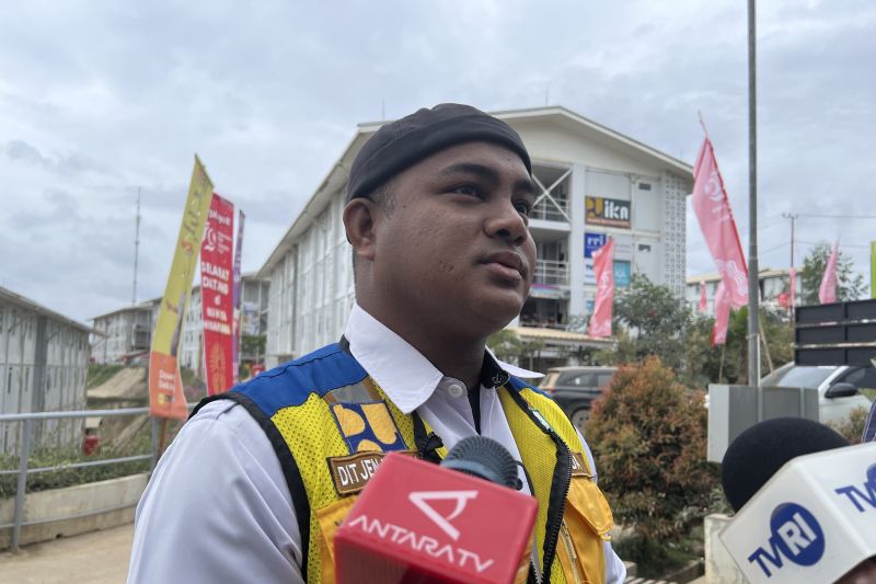 Kepala Divisi Logistik dan Keuangan Tim Transisi OIKN Yuda Ramadani Lubis memberi keterangan ketika ditemui di HPK IKN, Kalimantan Timur, Kamis (15/8/2024). ANTARA/Putu Indah Savitri