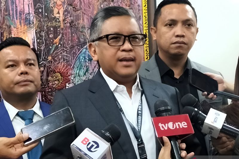 Sekjen PDI Perjuangan Hasto Kristiyanto saat memberikan keterangan kepada awak media di Kantor DPP PDIP, Jakarta, Kamis (15/8/2024). ANTARA/Narda Margaretha Sinambela.