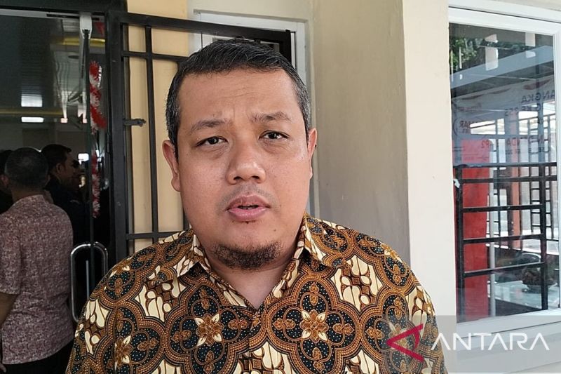 Ketua Tim Koordinasi dan Pembangunan Direktorat Pemantauan Evaluasi dan Pengendalian Pembangunan Daerah Kementerian PPN/Bapenas Andi Setyo Pambudi saat diwawancarai di Padang, Kamis (15/8/2024). ANTARA/Muhammad Zulfikar.