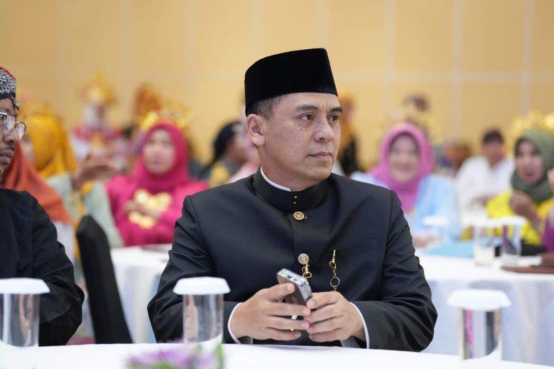 Wakil Menteri Agama Saiful Rahmad Dasuki saat menutup gelaran Conference and Expose on Training Balitbang Diklat Kemenag di Surabaya. (ANTARA/HO-Kemenag)
