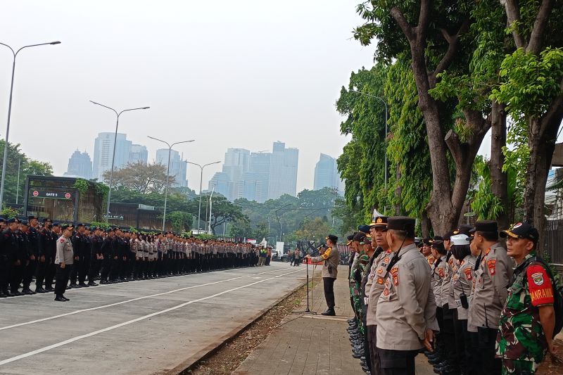 Apel pengamanan sidang tahunan MPR RI dan Sidang Bersama DPR-DPD Tahun 2024 bersama personel gabungan di Jakarta, Jumat (16/8/2024). (ANTARA/Siti Nurhaliza)