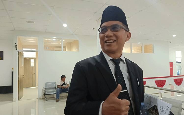 Direktur Rumah Sakit Daerah Pulang Pisau seusai di wawancara.?( FOTO: RETHA)?
