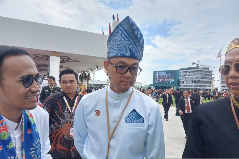 Direktur Utama PLN Darmawan Prasodjo saat menyampaikan keterangan usai menghadiri Upacara HUT Ke-79 RI di Istana Negara IKN, Kalimantan Timur, Sabtu (17/8/2024). ANTARA/Andi Firdaus