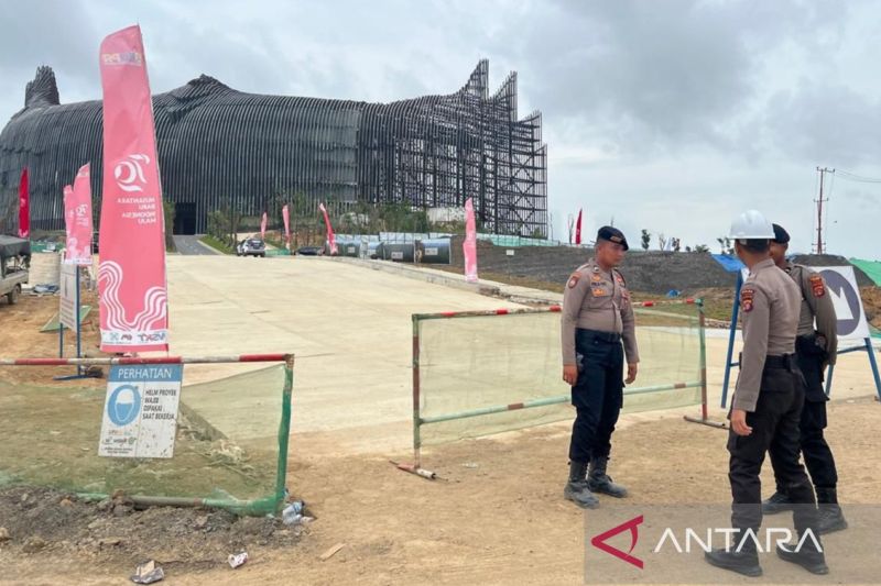 Personel Polda Kaltim pantau kawasan inti pusat pemerintahan (KIPP) Kota Nusantara di Kecamatan Sepaku, Kabupaten Penajam Paser Utara, Minggu (18/8/2024) (ANTARA/HO-dokumen Humas Polda Kaltim)