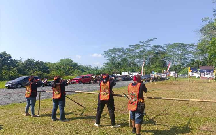 Peseta Lomba Manyipet saat Bertanding (FOTO RETHA)