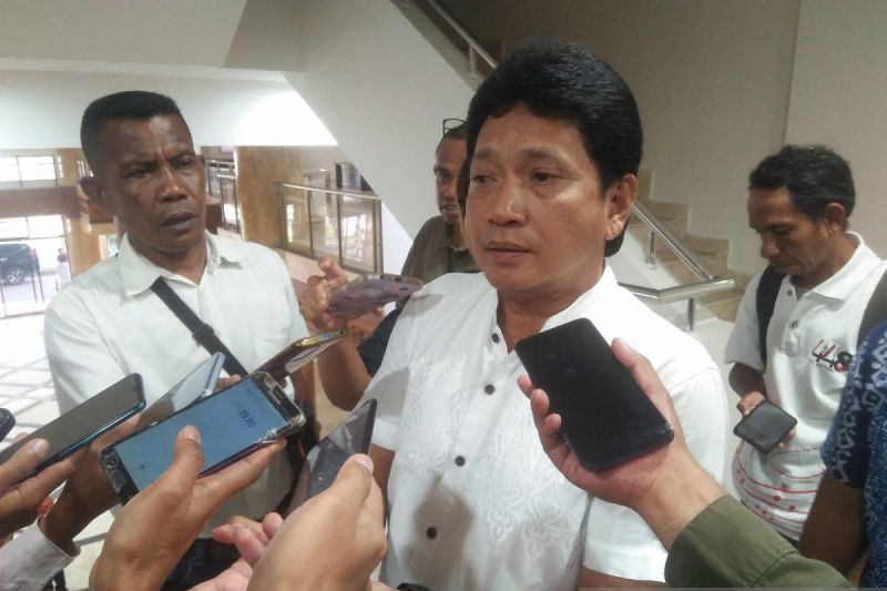 Menghadapi Pilkada serentak 27 November 2024, Pj Gubernur Maluku Sadali Ie menginstruksi seluruh ASN tetap netral dan tidak terlibat politik praktis. (19/8) (ANTARA/daniel/)