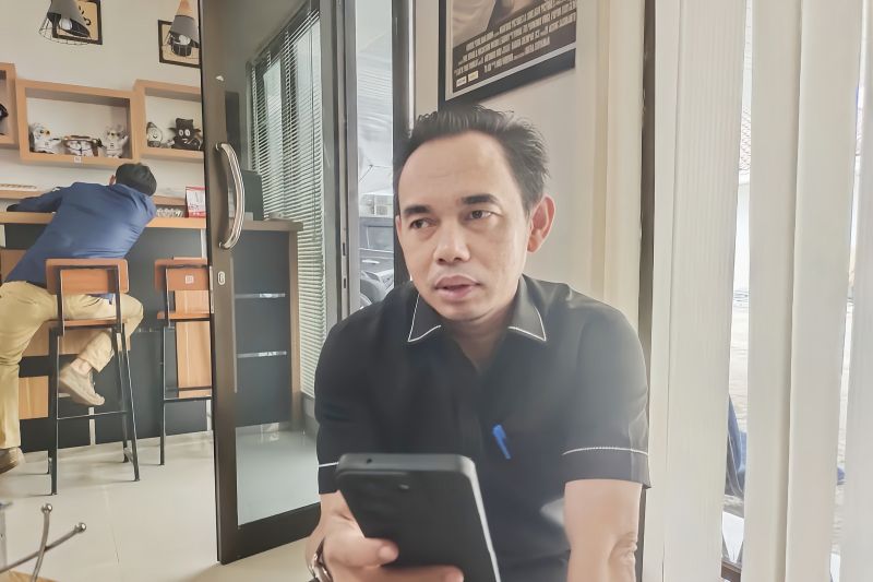 Arsip: Koordinator Divisi Data dan Informasi KPU Provinsi Lampung Agus Riyanto. (ANTARA/Dian Hadiyatna)