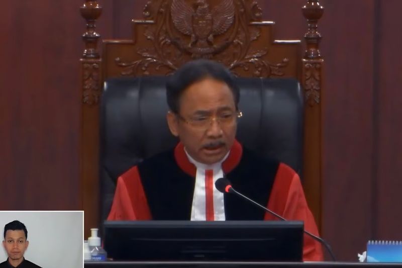 Tangkapan layar - Ketua Mahkamah Konstitusi (MK) Suhartoyo dalam sidang pembacaan putusan di Ruang Sidang Pleno MK, Jakarta, Senin (19/8/2024). ANTARA/Fath Putra Mulya