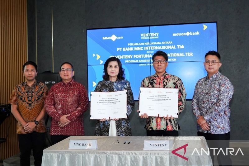 Penandatanganan kerja sama antara MNC Bank dan VENTENY di MNC Bank Tower, Jakarta, Selasa (20/8/2024) (ANTARA/HO-MNC Bank)