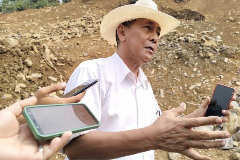 Ahli geologi dan vulkanologi Ade Edward menduga letusan Gunung Marapi. (ANTARA/Muhammad Zulfikar).