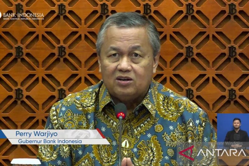 Gubernur Bank Indonesia (BI) Perry Warjiyo mengumumkan Hasil Rapat Dewan Gubernur BI Bulan Agustus 2024 di Jakarta, Rabu (21/8/2024). ANTARA/Martha Herlinawati Simanjuntak