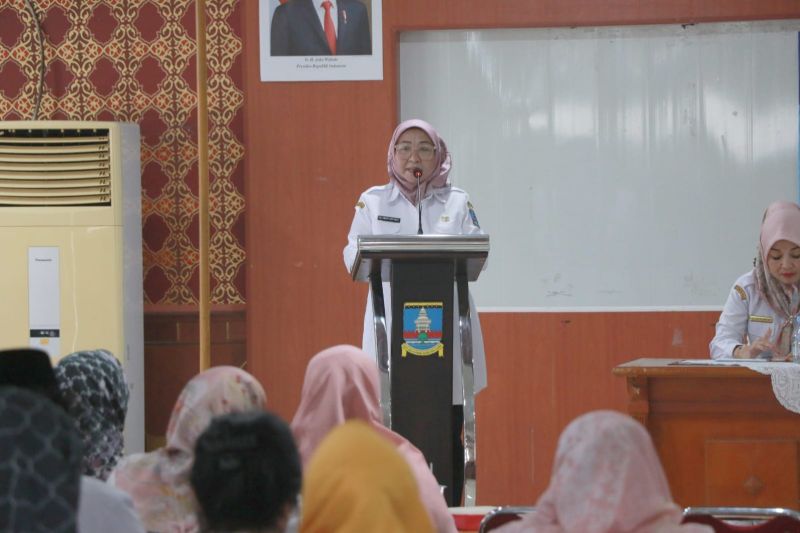 Kepala Dinas Keluarga Berencana, Pemberdayaan Perempuan dan Perlindungan Anak (DKBP3A) Kabupaten Serang Encup Suplikah di Serang, Rabu (21/8/2024). ANTARA/HO-Pemkab Serang.